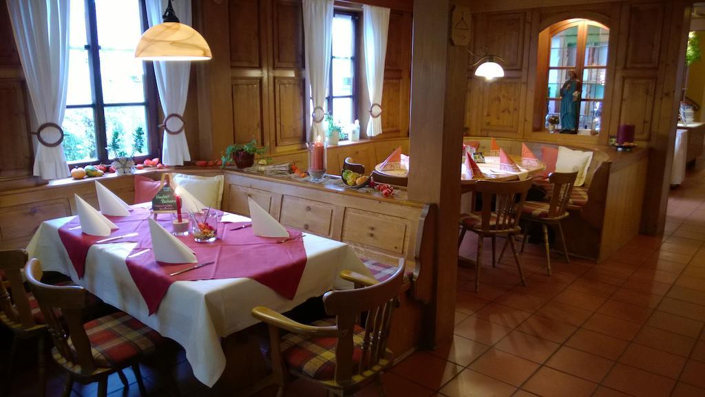 Landhotel Vierjahreszeiten Bad Königshofen im Grabfeld Buitenkant foto