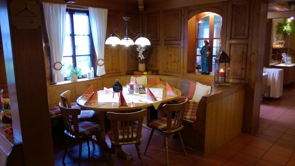 Landhotel Vierjahreszeiten Bad Königshofen im Grabfeld Buitenkant foto
